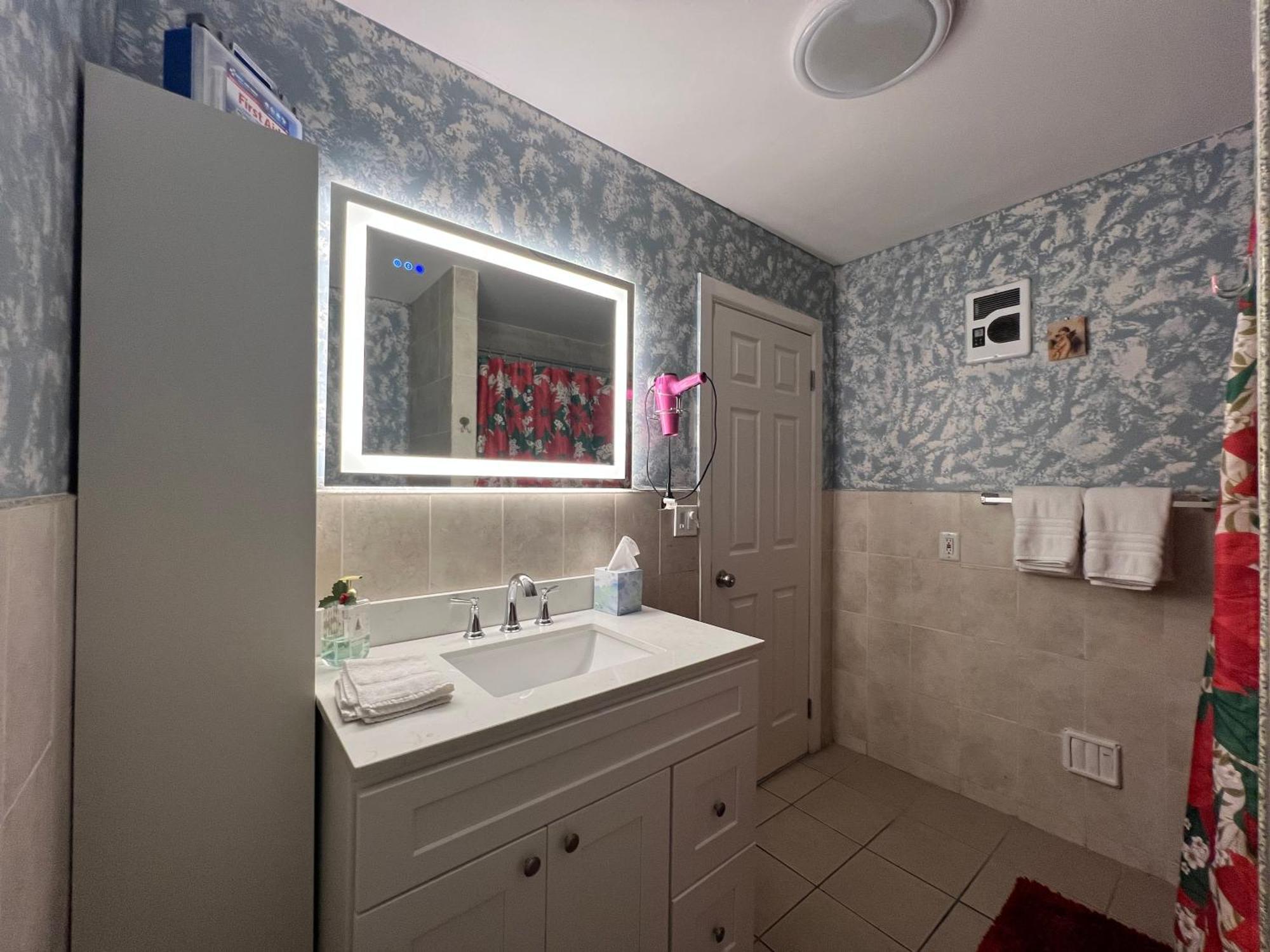 3 Bedrooms In 2Nd Floor Modern Brooklyn Home, Close To J Train Ню Йорк Екстериор снимка